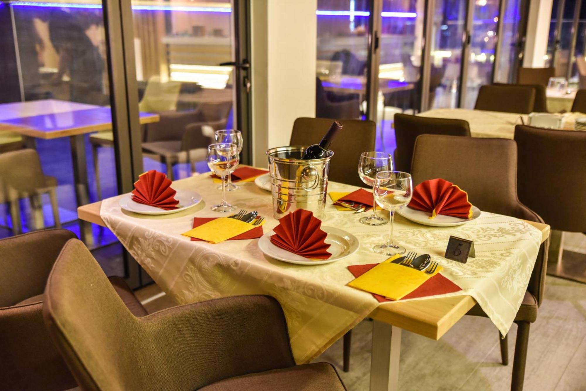 Hotel Evropa Ulcinj Exterior foto